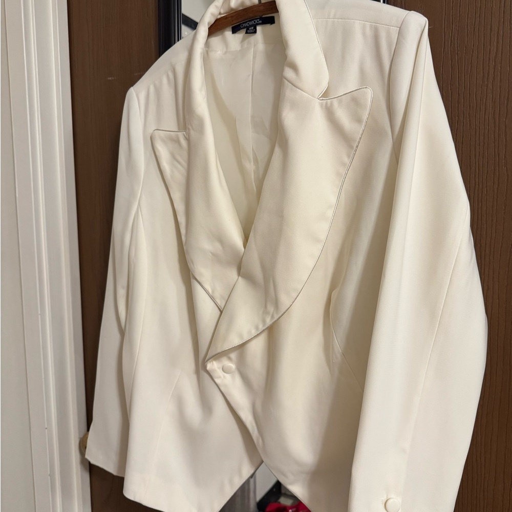 Elegant Winter White Crepe, Lined, 3-pc Suit with Wide-Legged Pants/Flared Skirt